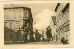 1927 - Husovo Nám. pohled na Mosteckou ul.
